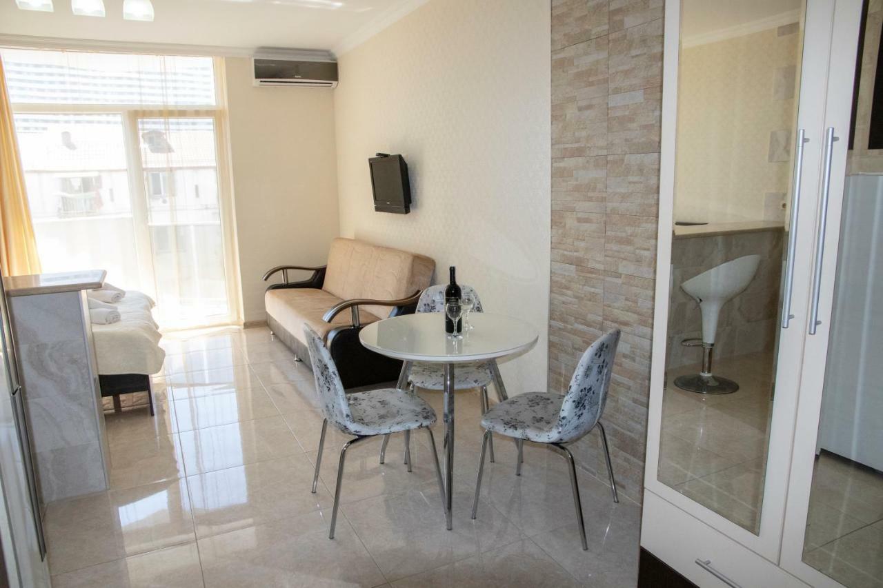 Orbi Apartment Ruslan Batumi Esterno foto