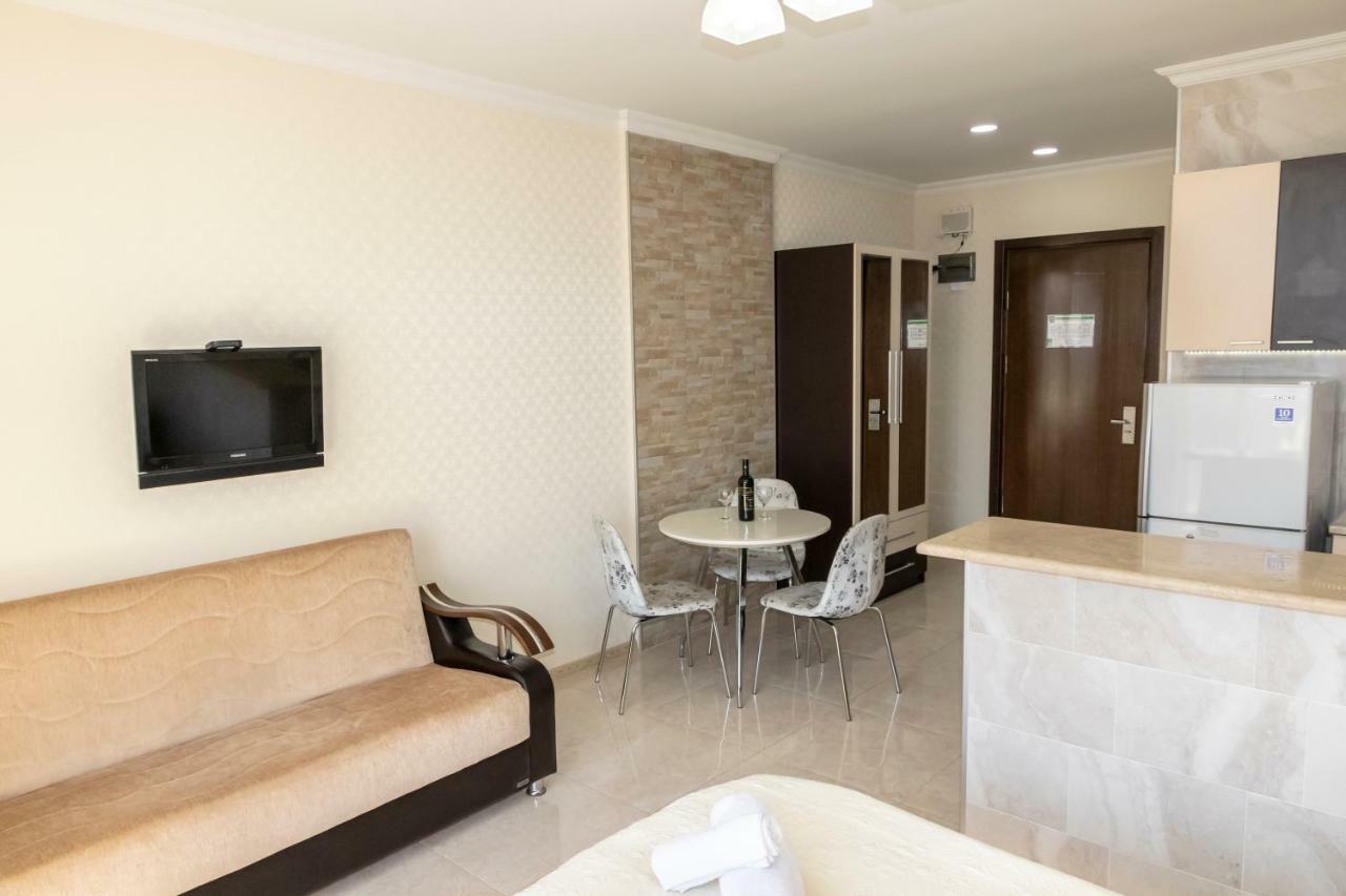 Orbi Apartment Ruslan Batumi Esterno foto
