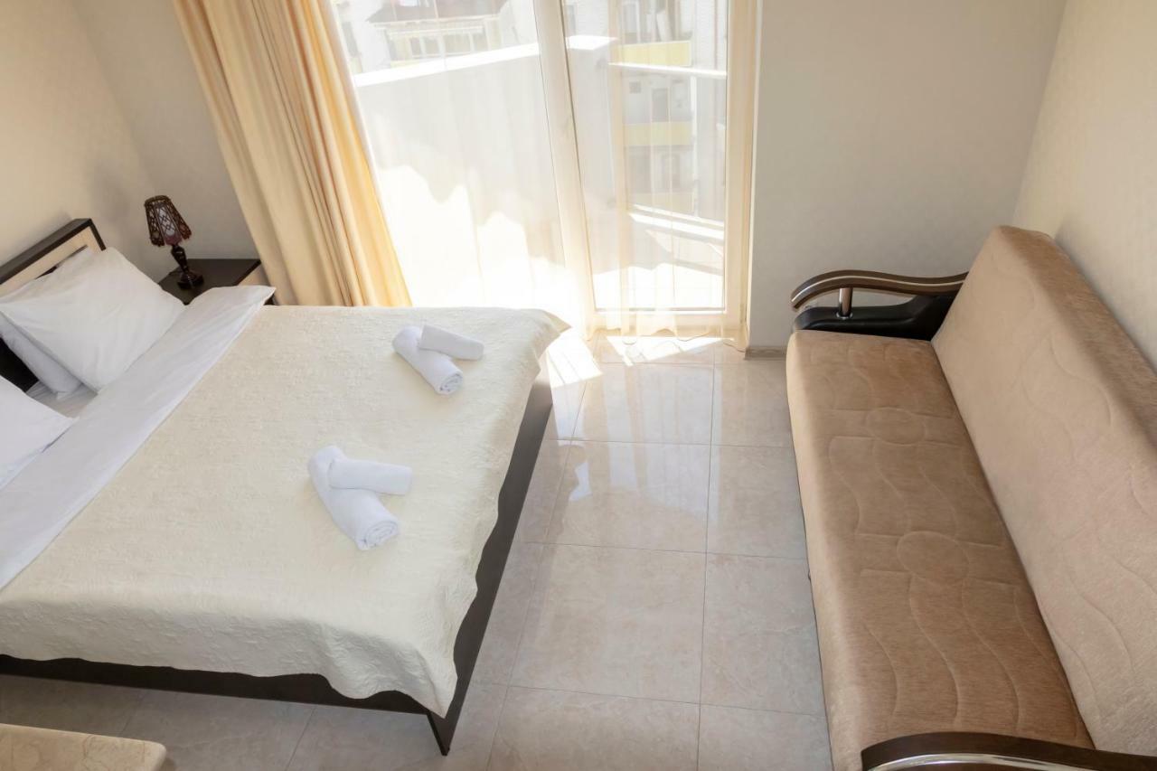 Orbi Apartment Ruslan Batumi Esterno foto