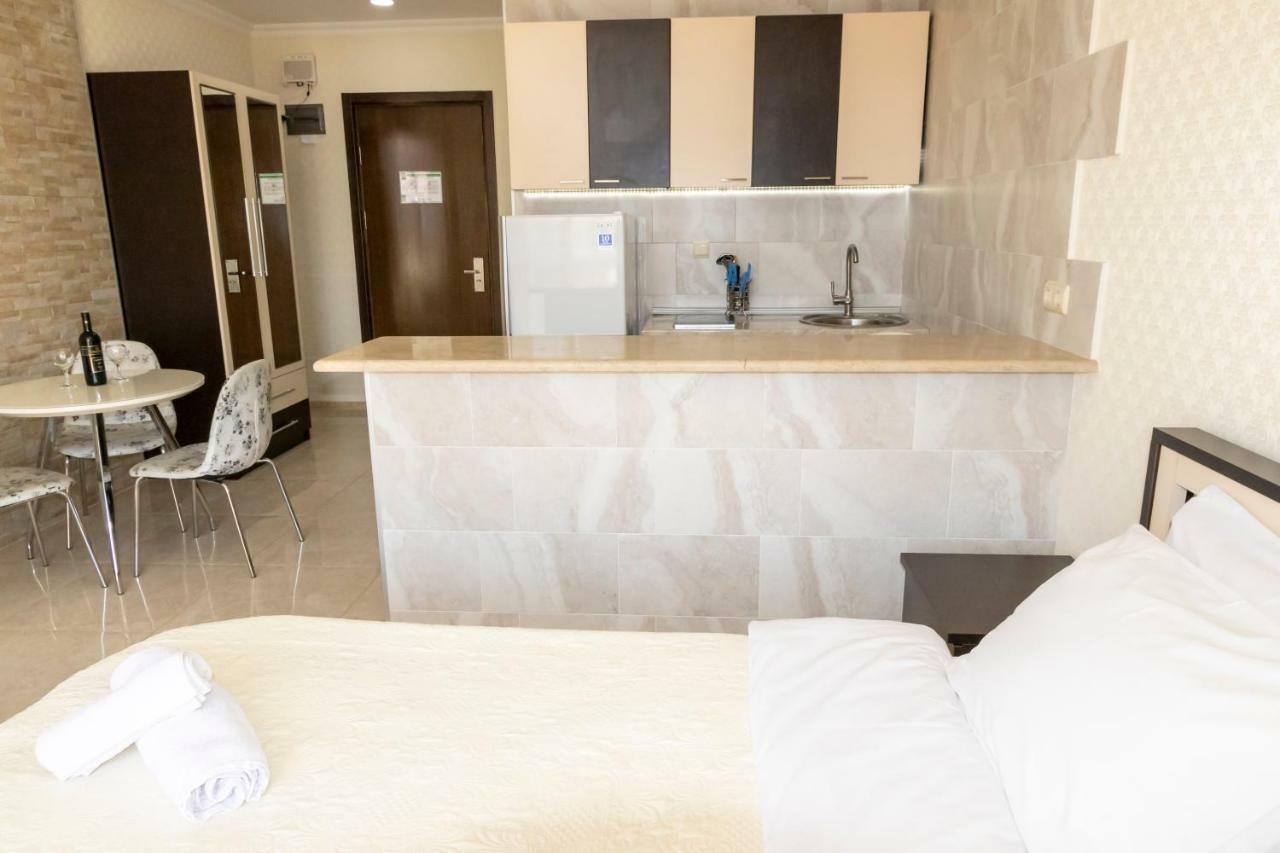 Orbi Apartment Ruslan Batumi Esterno foto